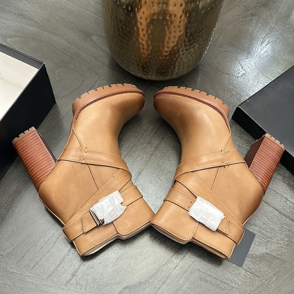 NATURALIZER Lyra Lug Sole Booties - Picture 6 of 13